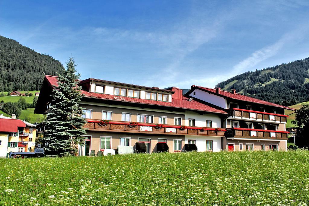 Hotel Kerschbaumer Russbach am Pass Gschütt Extérieur photo