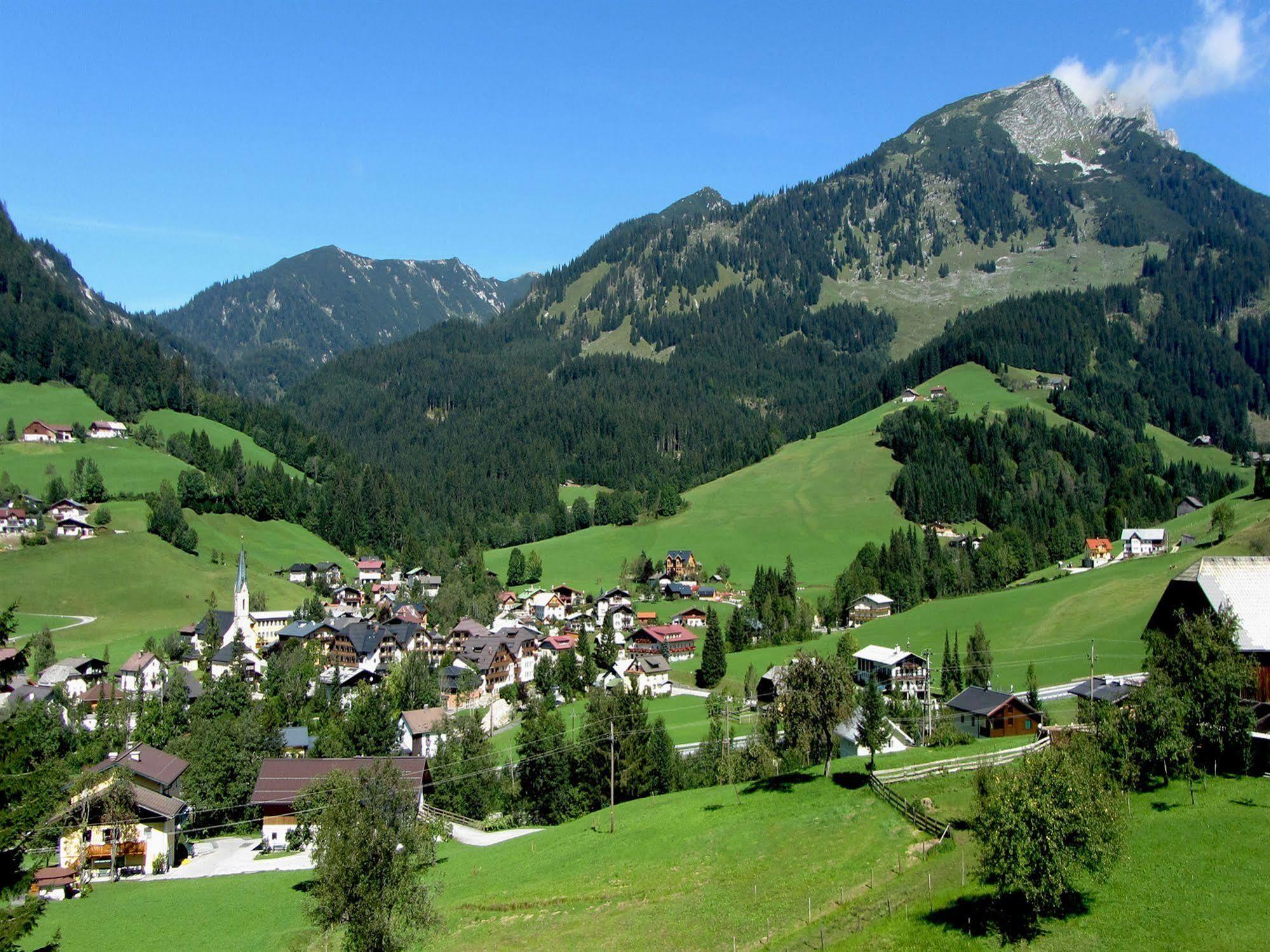 Hotel Kerschbaumer Russbach am Pass Gschütt Extérieur photo